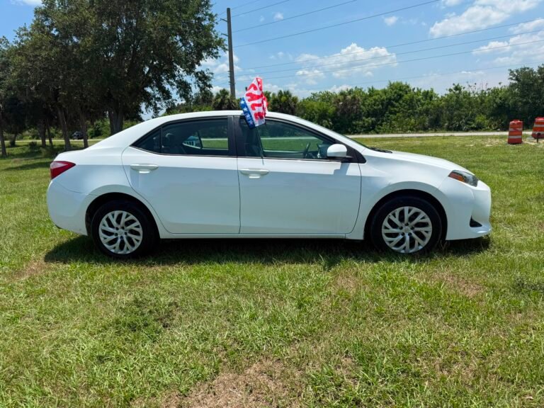 Toyota Corolla LE 2019